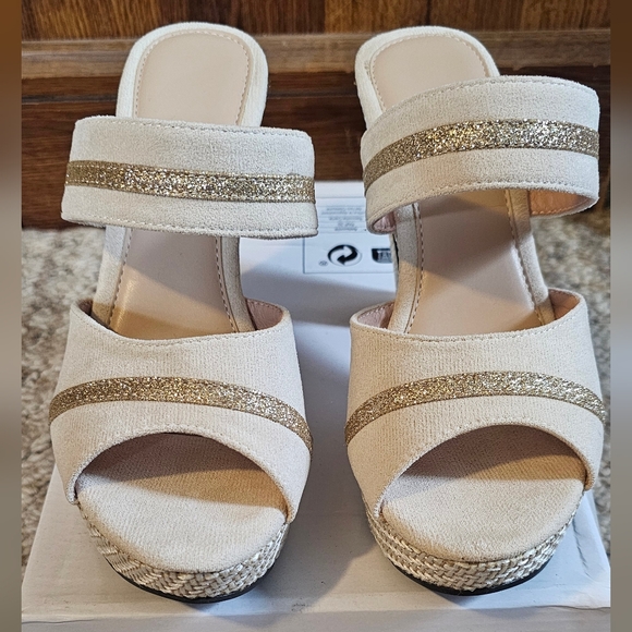 Women's Solid Color Apricot Platform Sandals - Picture 2 of 7